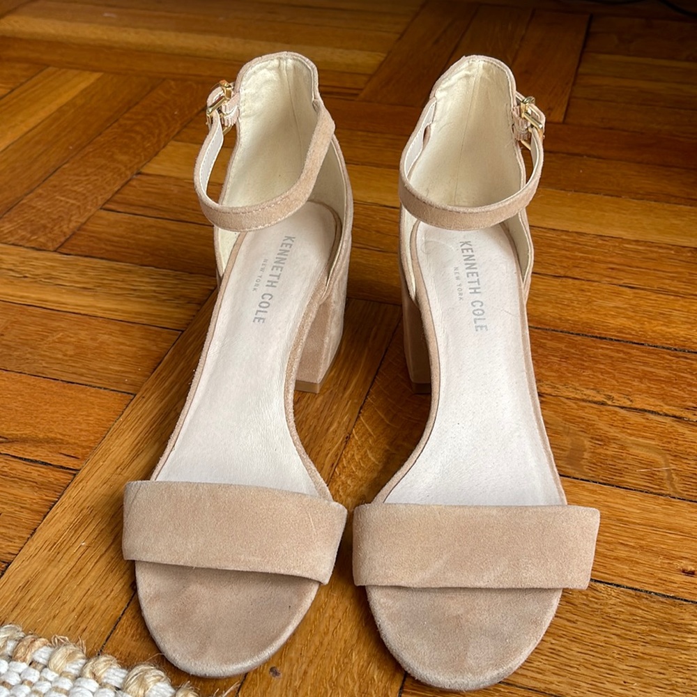 Kenneth Cole Nude Suede Sandals